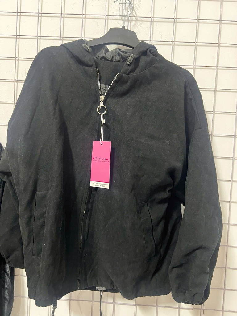 ÁO KHOÁC ĐEN LINH