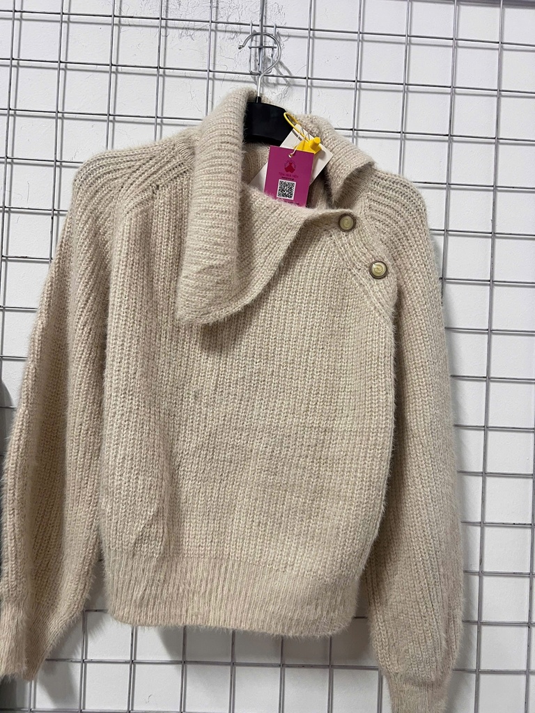 ÁO LEN TRẮNG CỔ KEM LINH