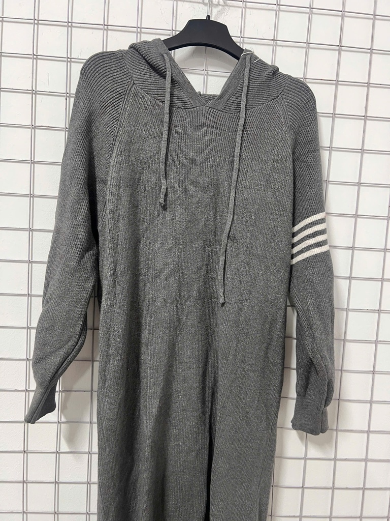 VÁY XÁM KẺ TAY LINH