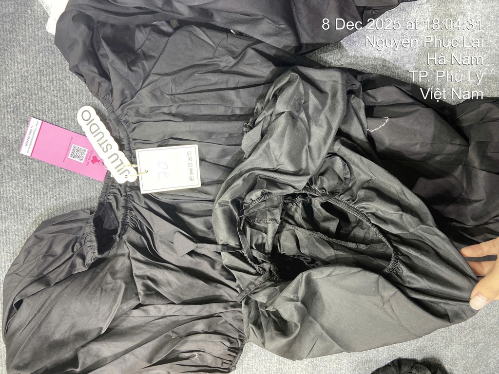 SET ĐEN KÈM QUẦN BÍ THUY