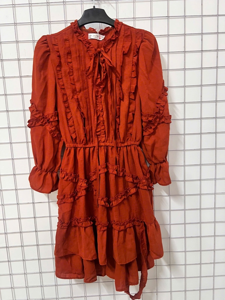 VÁY KEM TẦNG LINH