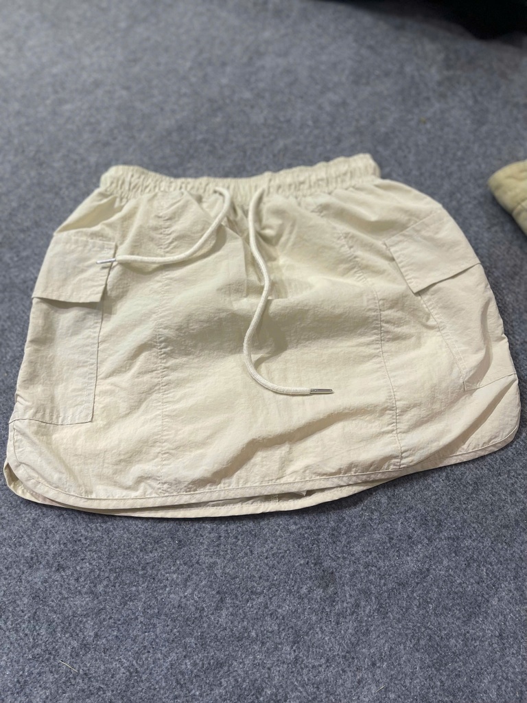 QUẦN GIẢ VÁY TRẮNG THUY