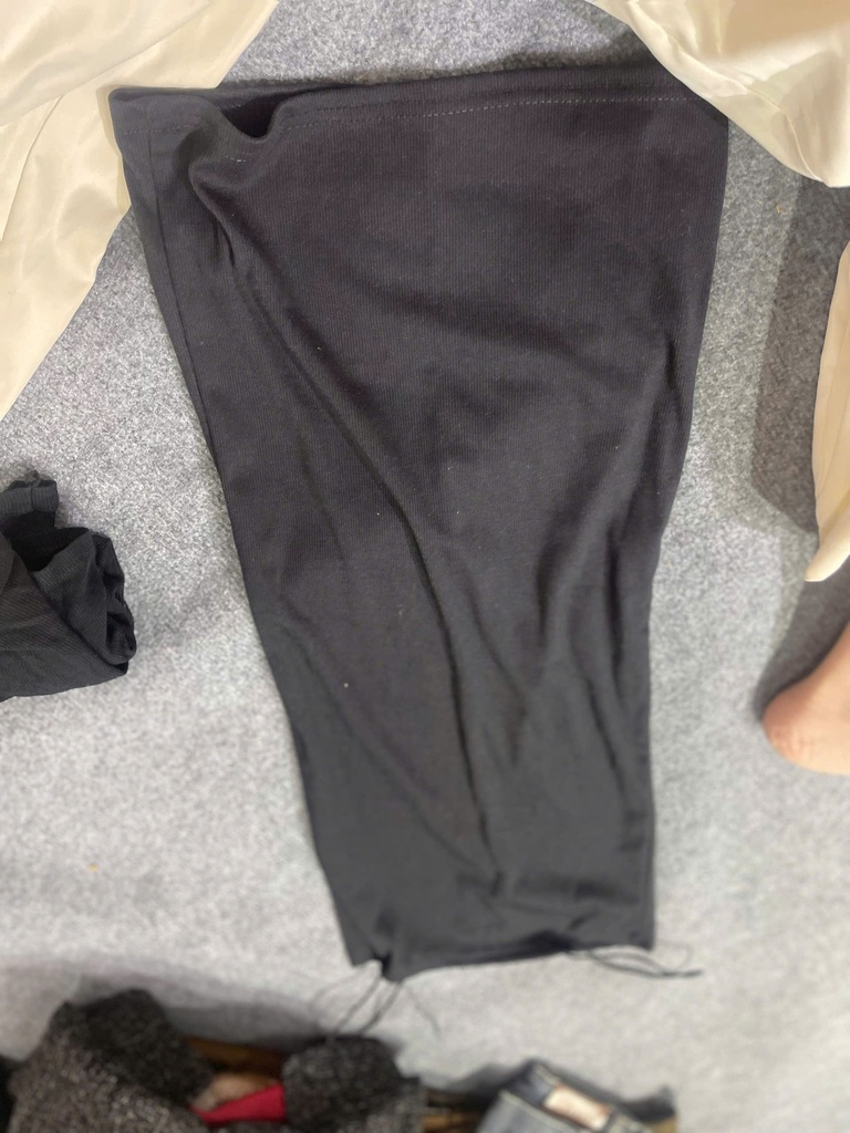 VÁY ĐEN 2 DÂY THUY