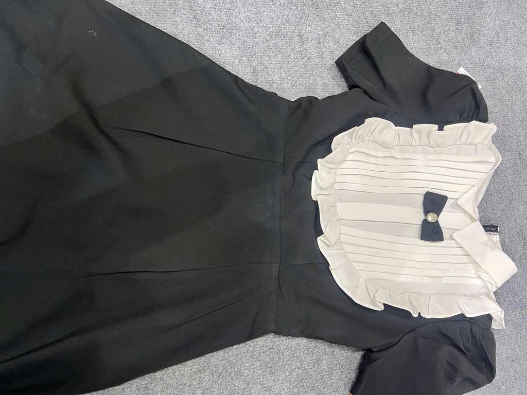 VÁY CỔ TRẮNG NƠ VY