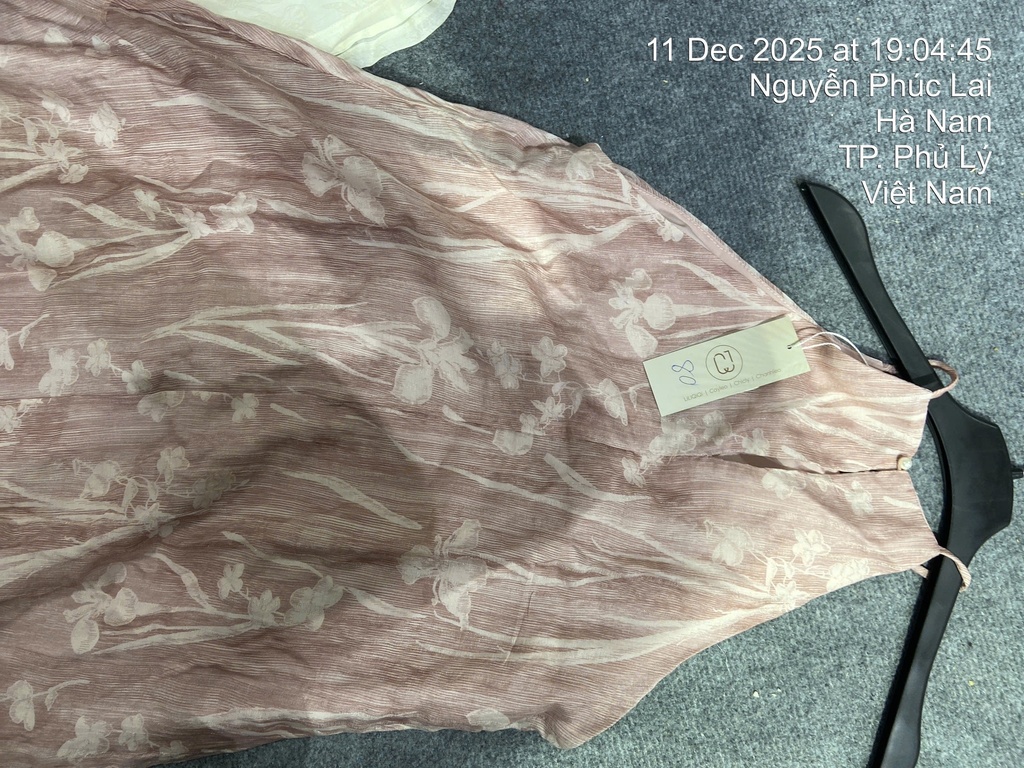 VÁY TƠ HỒNG ĐẤT CỔ YẾM THUY