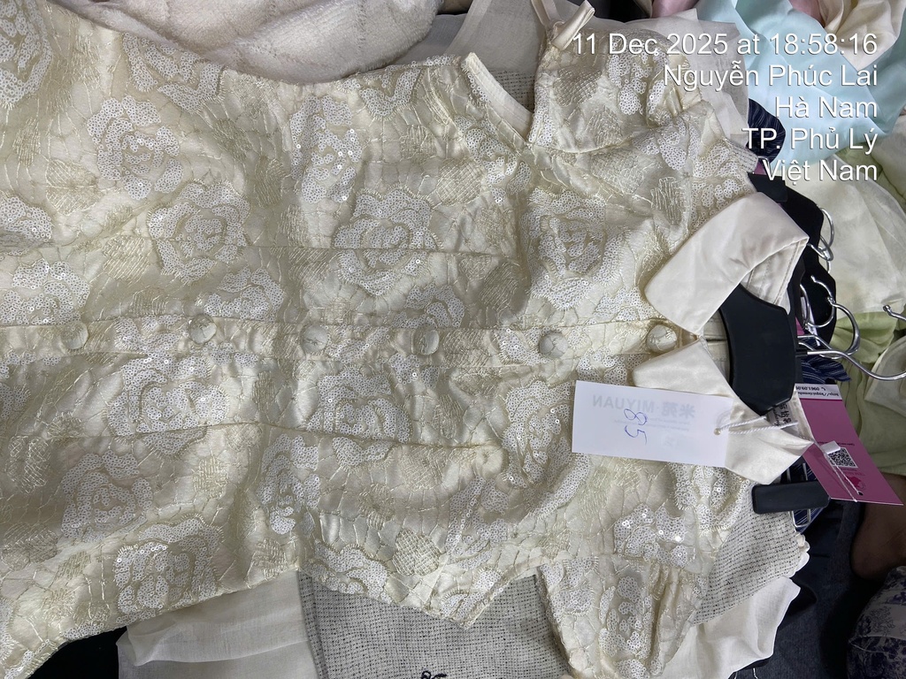 VÁY KEM TAY NƠ THUY