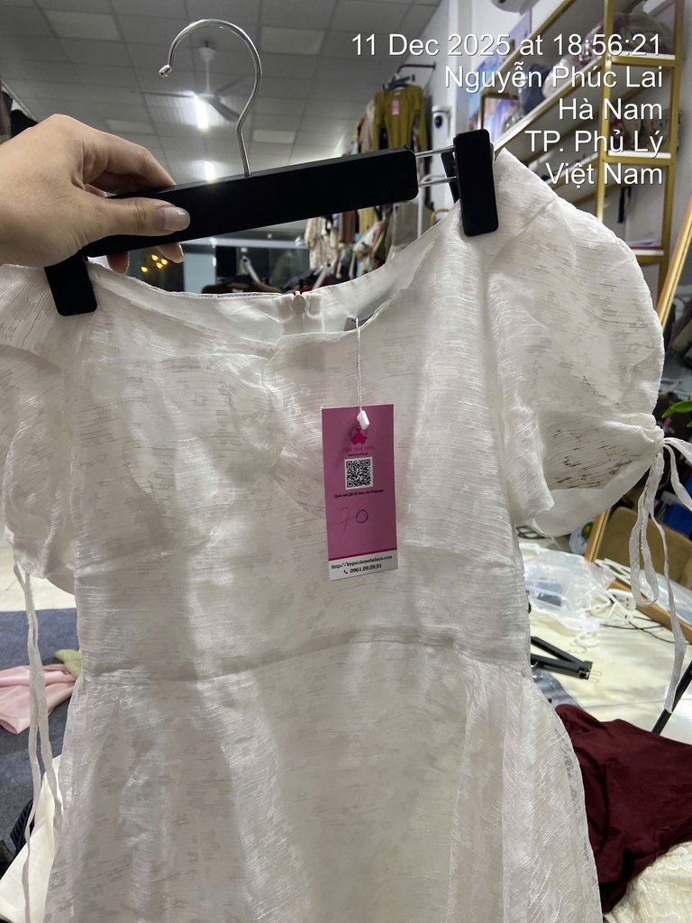 VÁY TRẮNG TAY BỒN THUY