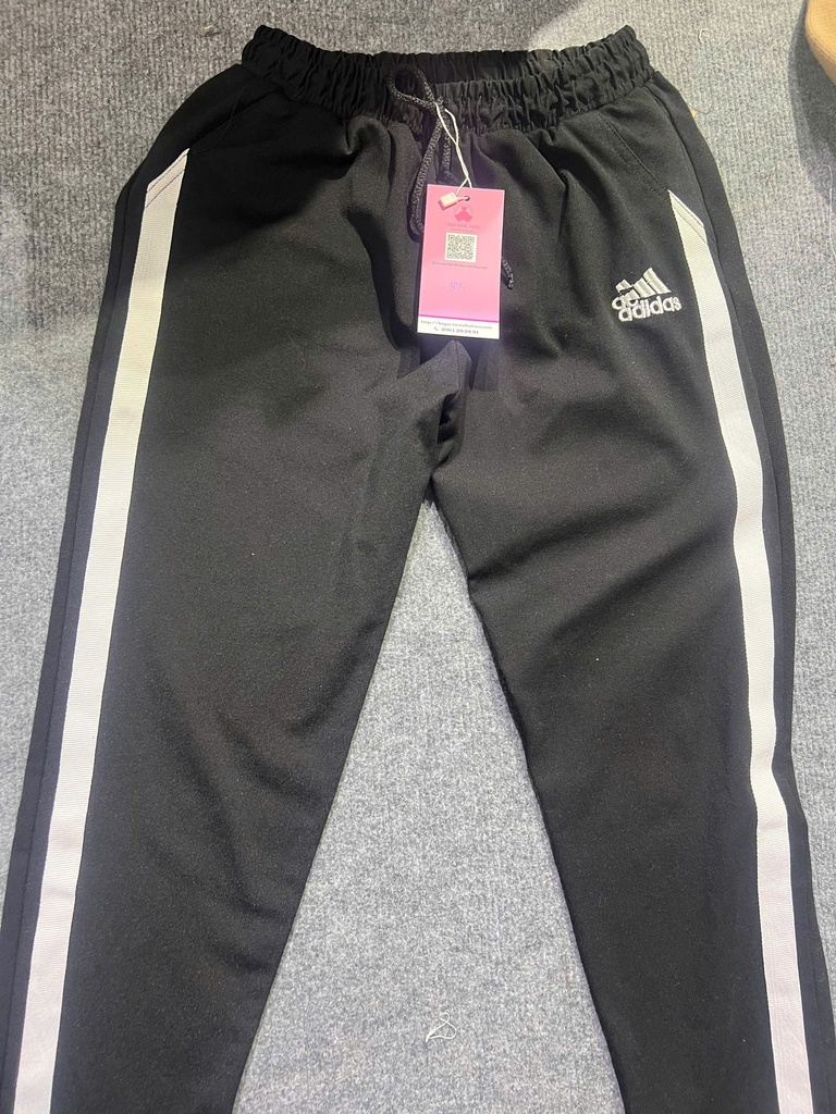 QUẦN LEGGING ĐEN SỌC TRẮNG LINH