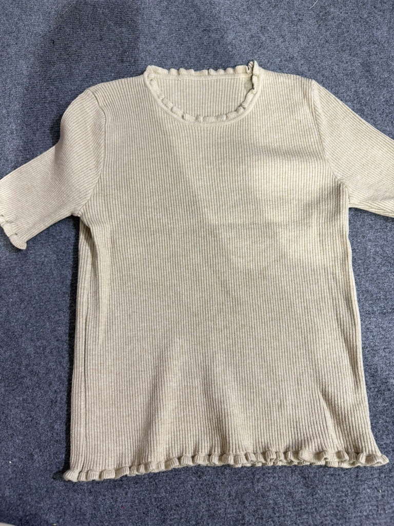 Áo phông kem VTrinh 