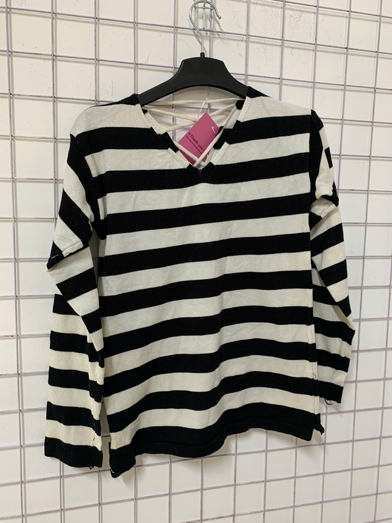 Áo Len Kẻ Ngang Đen Trắng NTLINH