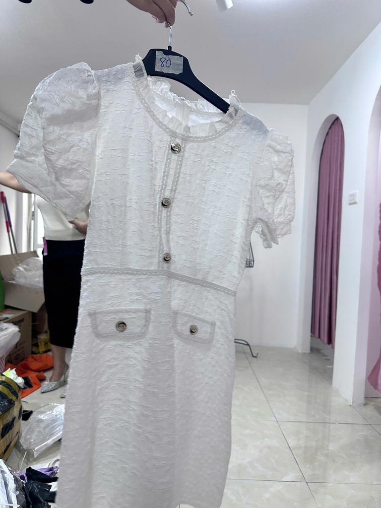 váy trắng tay bồng