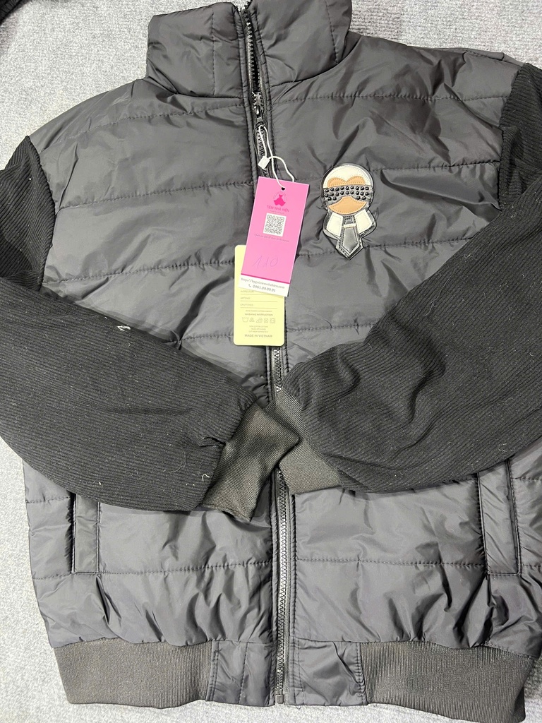 ÁO KHOÁC ĐEN THUY