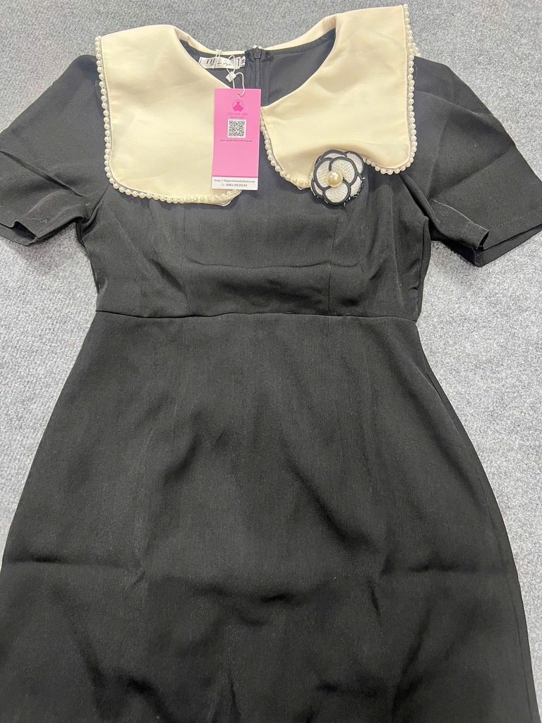 VÁY ĐEN CỔ TRẮNG THUY