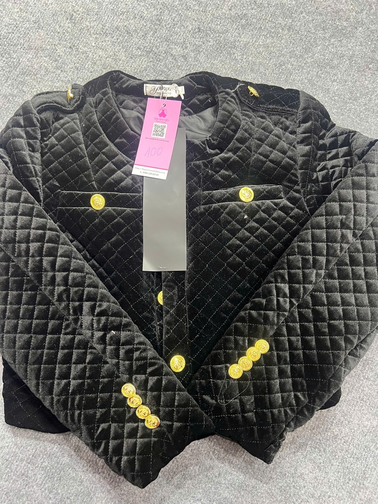 ÁO KHOÁC NHUNG ĐEN TRẦN TRÁM THUY