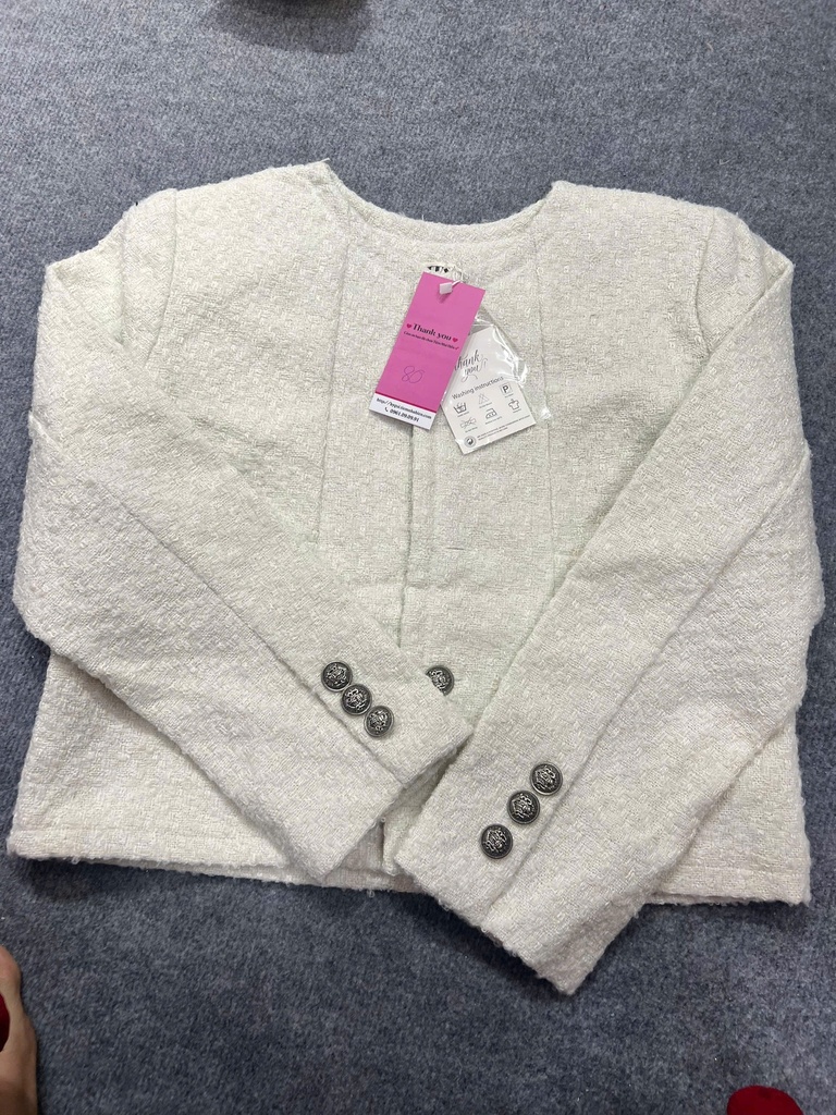 ÁO DẠ TRẮNG THUY