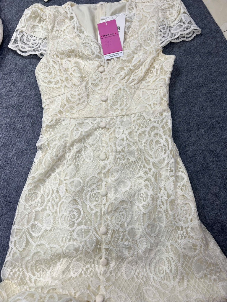 VÁY KEM CỔ V ĐÍNH CÚC THUY