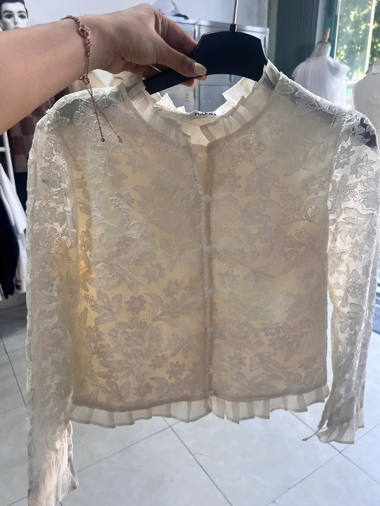 ÁO DÀI TAY TRẮNG REN HOA LÁ MILASU THUY