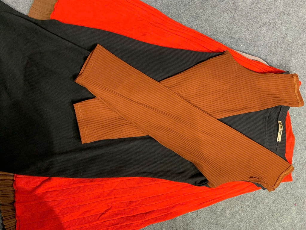 VÁY ĐEN TAY RỜI OANH