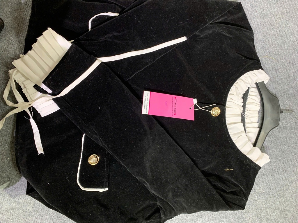 ÁO KHOÁC NHUNG CỔ BÈO XUAN