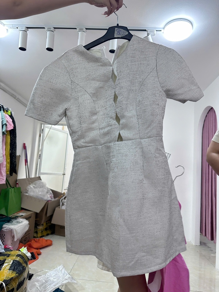 váy tagta trắng