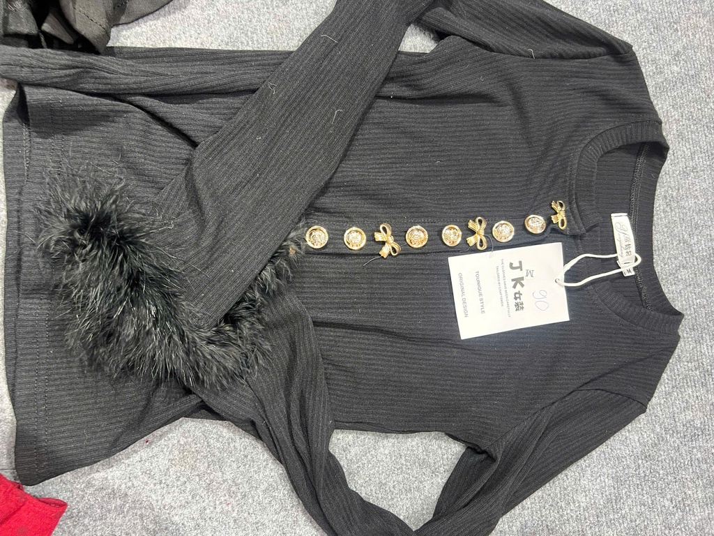 VÁY ĐEN CÚC NƠ TAY LÔNG THUYII