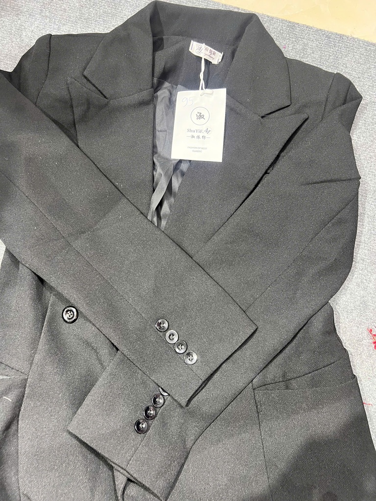 ÁO MĂNG TÔ ĐEN YISANG THUYII