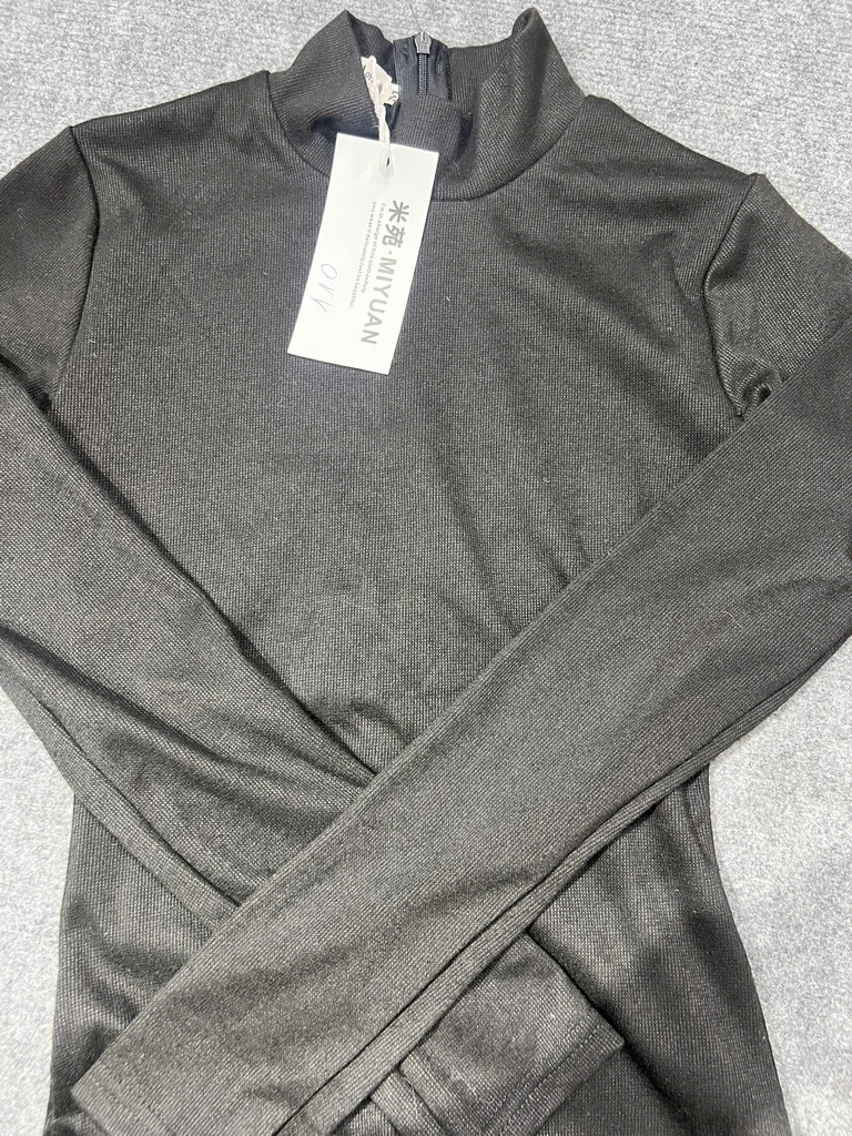 ÁO KHOÁC MỎNG ĐEN TRƠN THUYII