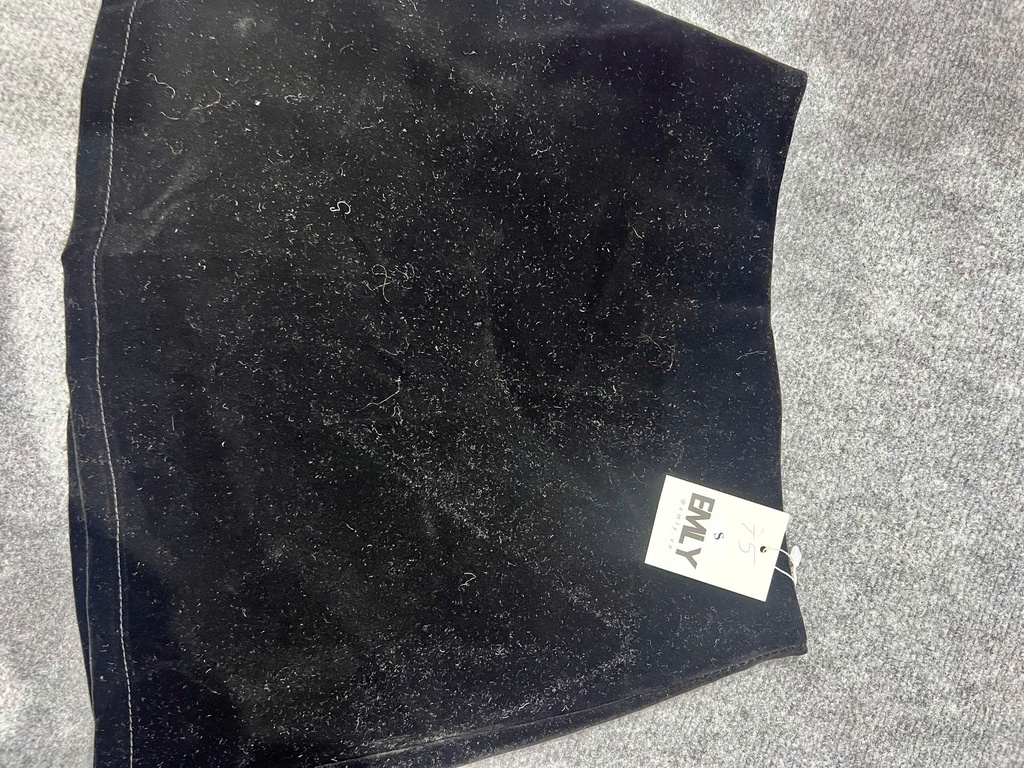 CV ĐEN NHUNG EMLY S THUYII