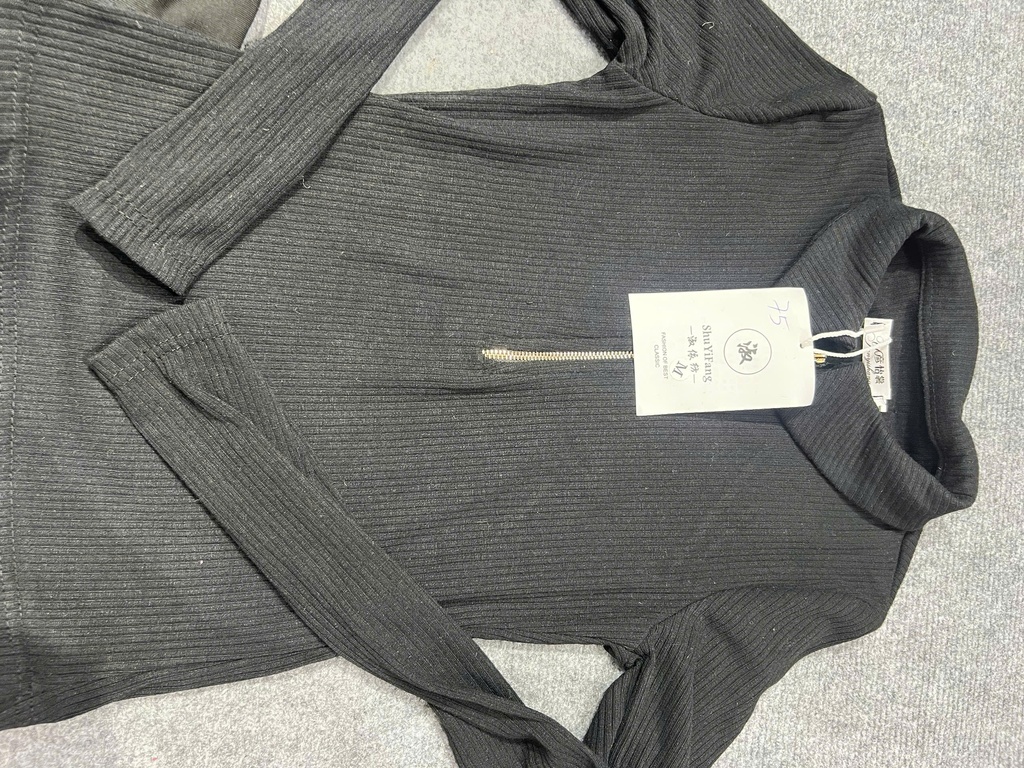 VÁY ĐEN KHÓA NGỰC M THUYII