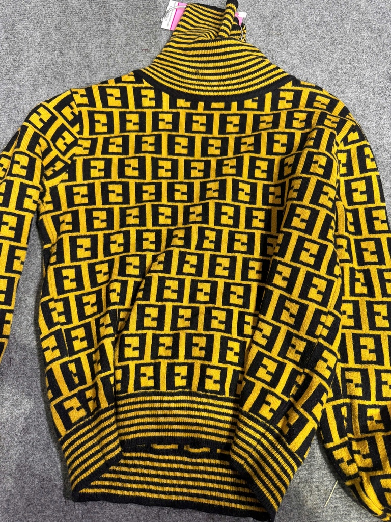 ÁO LEN VÀNG CAO CỔ KẺ TTTHANH