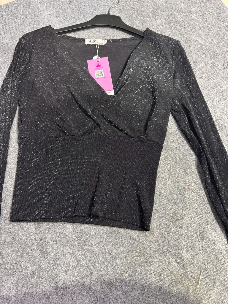 ÁO ĐEN KIM TUYẾN CỔ RỘNG TTTHANH