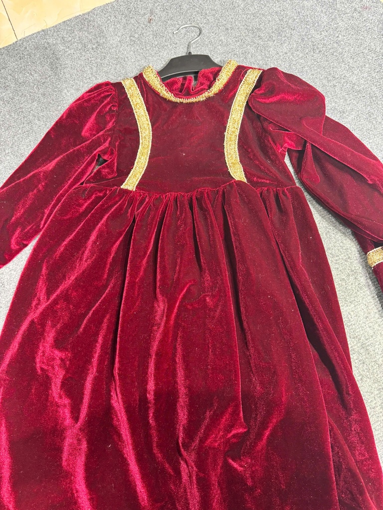 VÁY NHUNG ĐỎ ĐÔ KIM TUYẾN TTTHANH