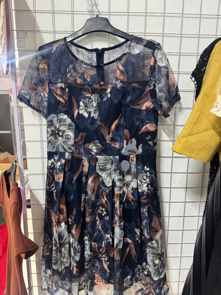 VÁY XANH HOA XẾP LY DƯỚI OANH