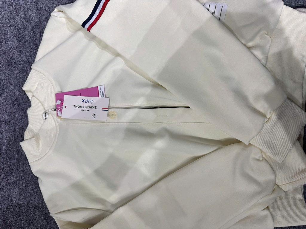 ÁO KHOÁC TRẮNG KẺ TAY THUYIII