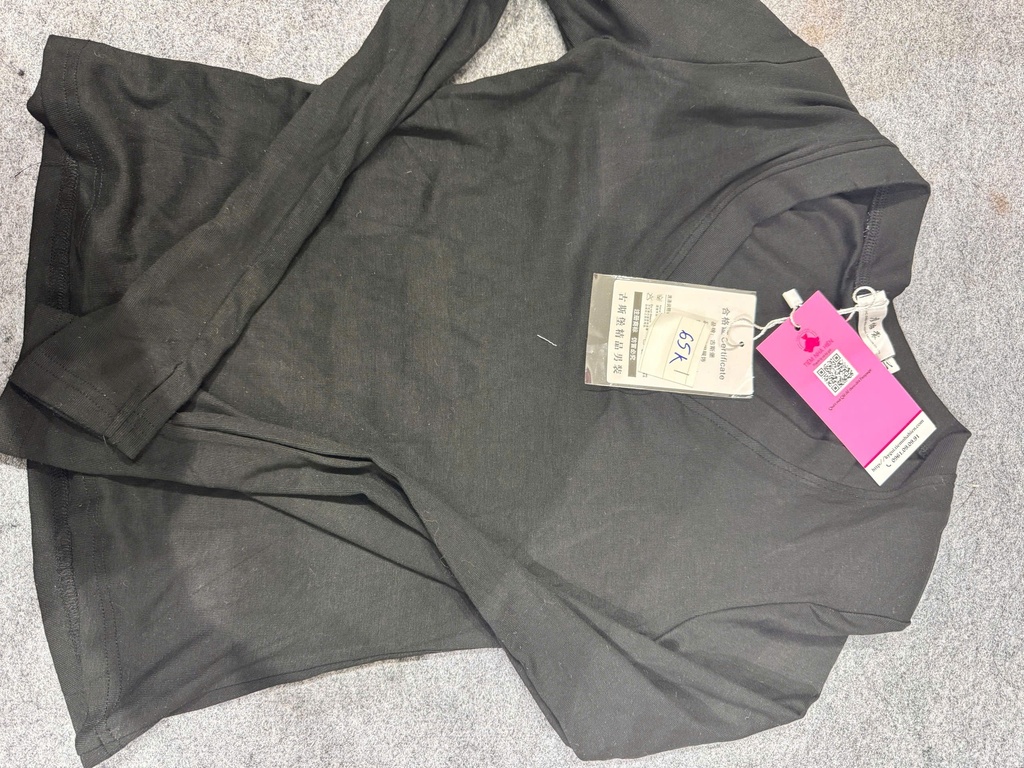 ÁO PHÔNG ĐEN CỔ TYM CÓ MÚT NGỰC THUYIII