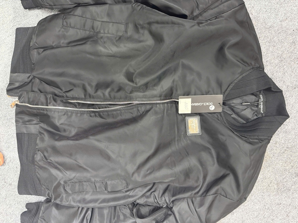 ÁO KHOÁC ĐEN NAM THUYIII