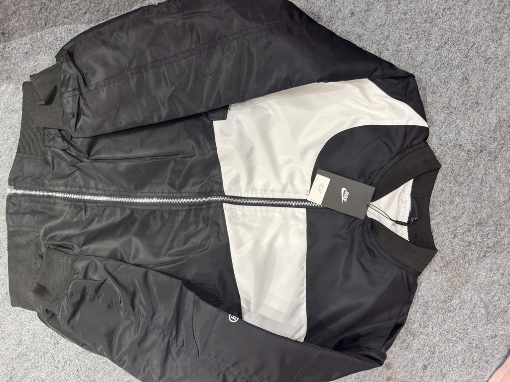 ÁO KHOÁC NAM NIKE ĐEN TRĂNGS THUYIII