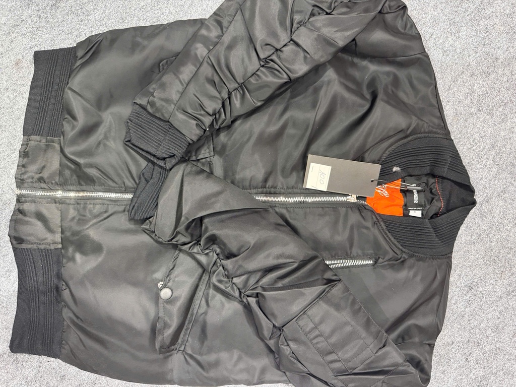 ÁO KHOÁC ĐEN NAM LÓT CAM THUYIII