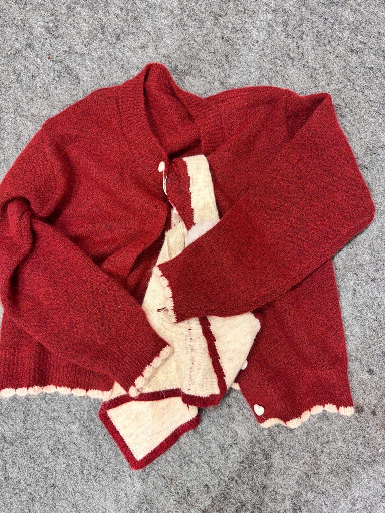 ÁO LEN ĐỎ KÈM KHĂN THUYII