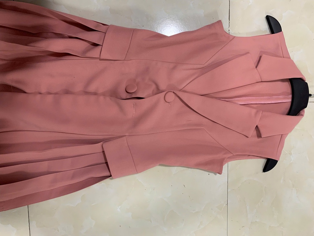 VÁY HỒNG CÔNG SỞ SÁT NÁCH OANH