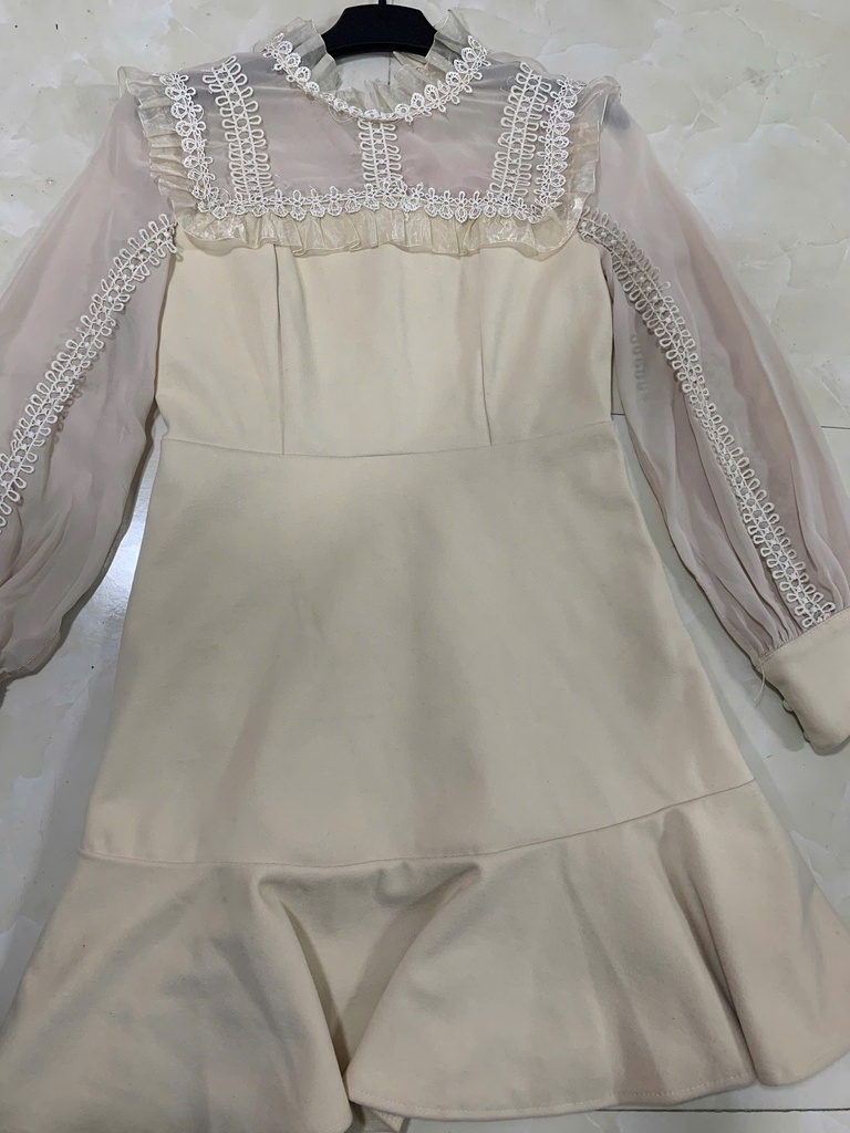 VÁY NHUNG KEM TAY VOAN OANH