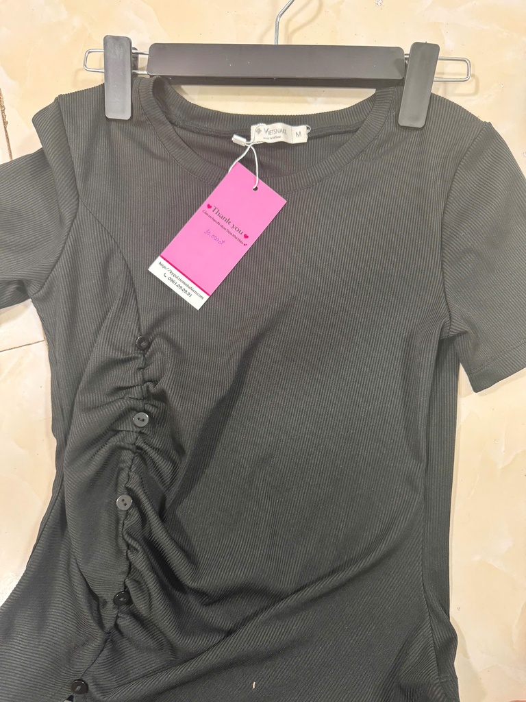 ÁO PHÔNG ĐEN NHÚN EO ANH