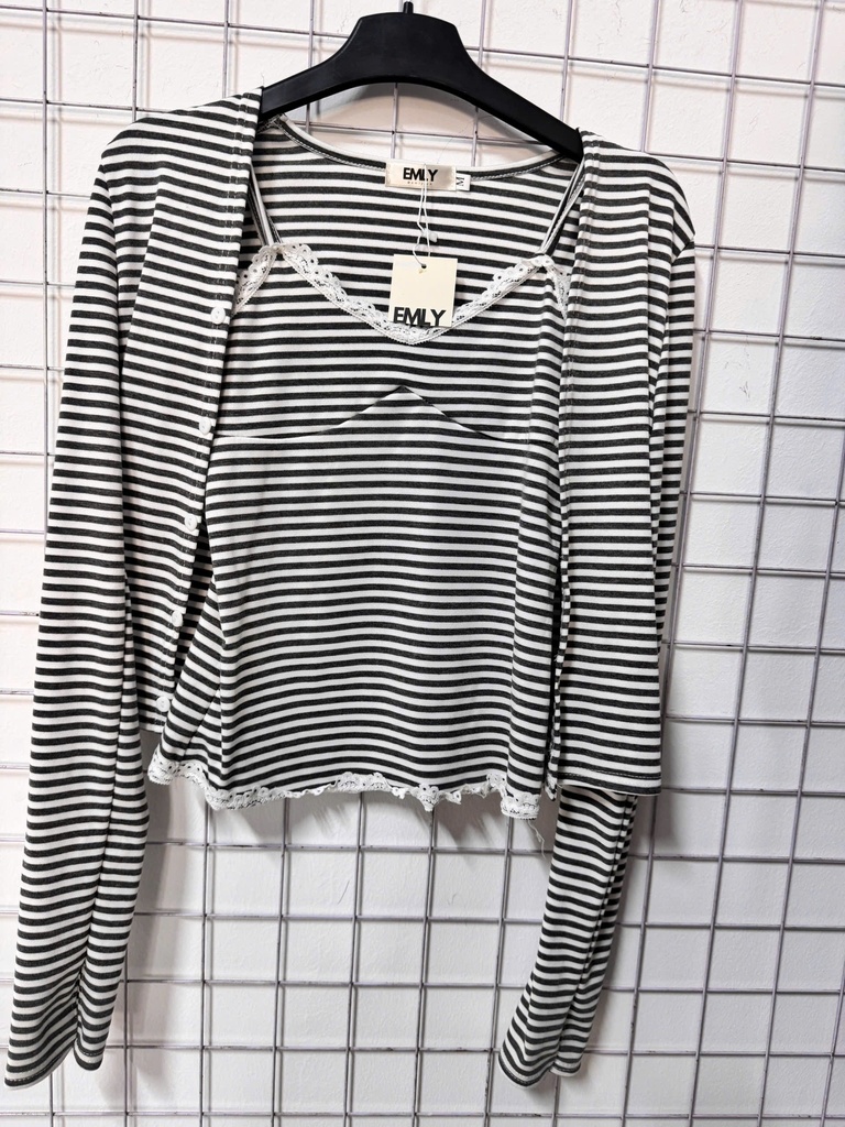 SET ÁO NDÂY KẺ HỒNG KÈM ÁO KHOÁC NGOÀI THUYII