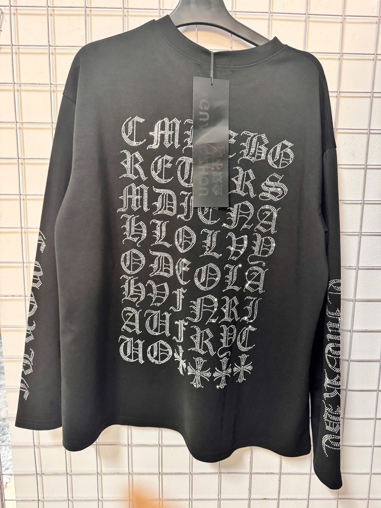 ÁO PHÔNG ĐEN ĐÍNH ĐÁ THUYII