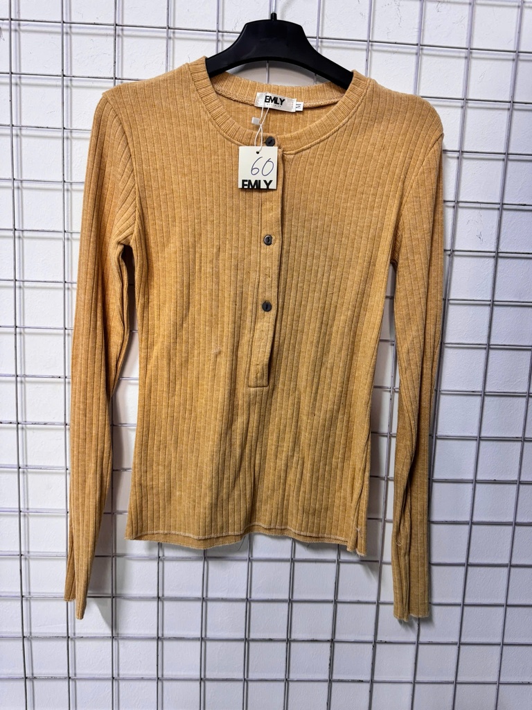 ÁO LEN VÀNG CÚC NGỰC THUYII