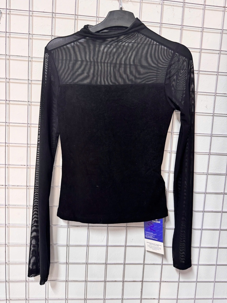 ÁO LEN ĐEN VOAN NGỰC THUYII