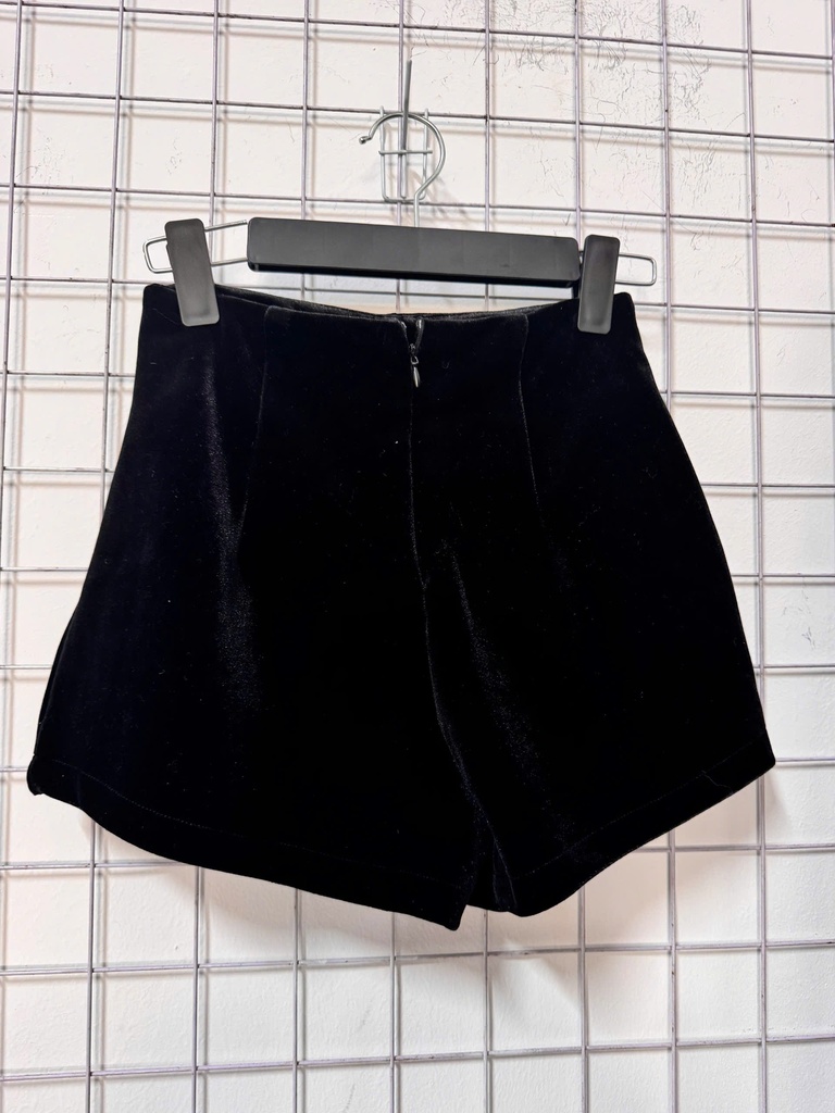 QUẦN SOOC NHUNG THUYII