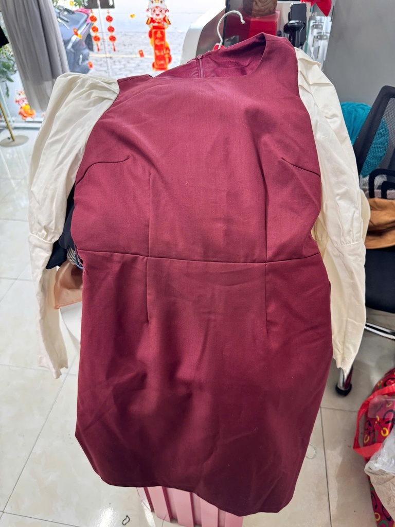 VÁY ĐỎ CÔNG SỞ TRANG