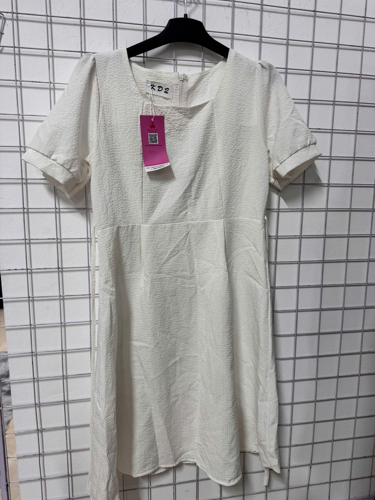 VÁY TRẮNG CÔNG SỞ VAN