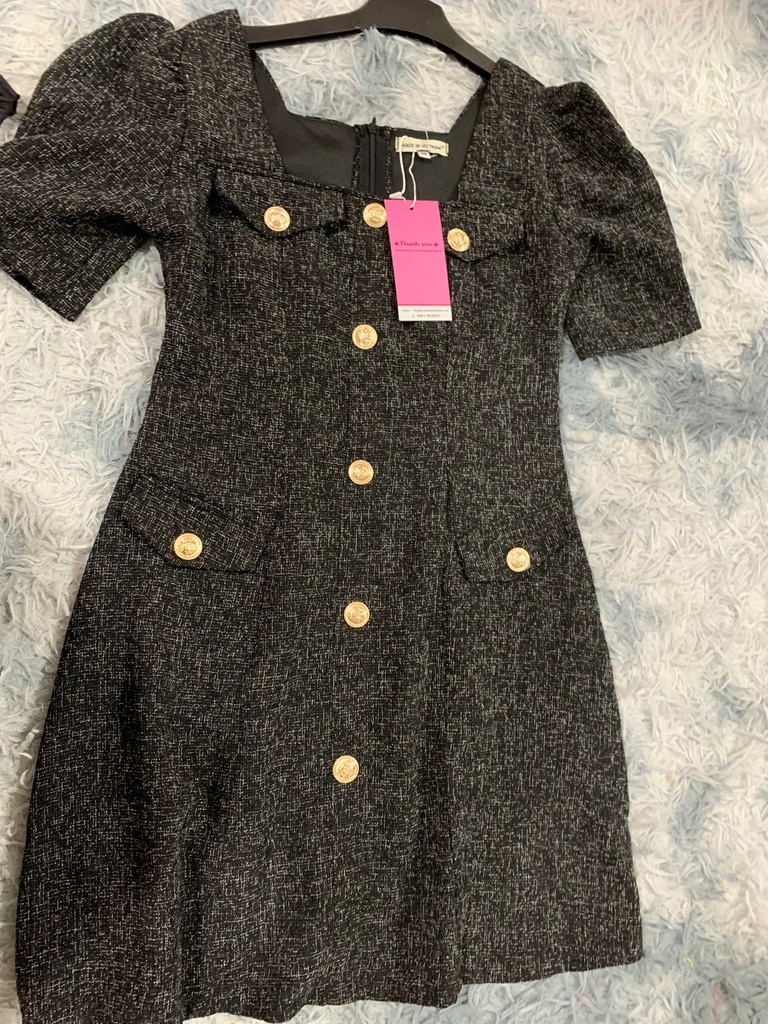 VÁY DẠ ĐEN CỔ VUÔNG UYEN